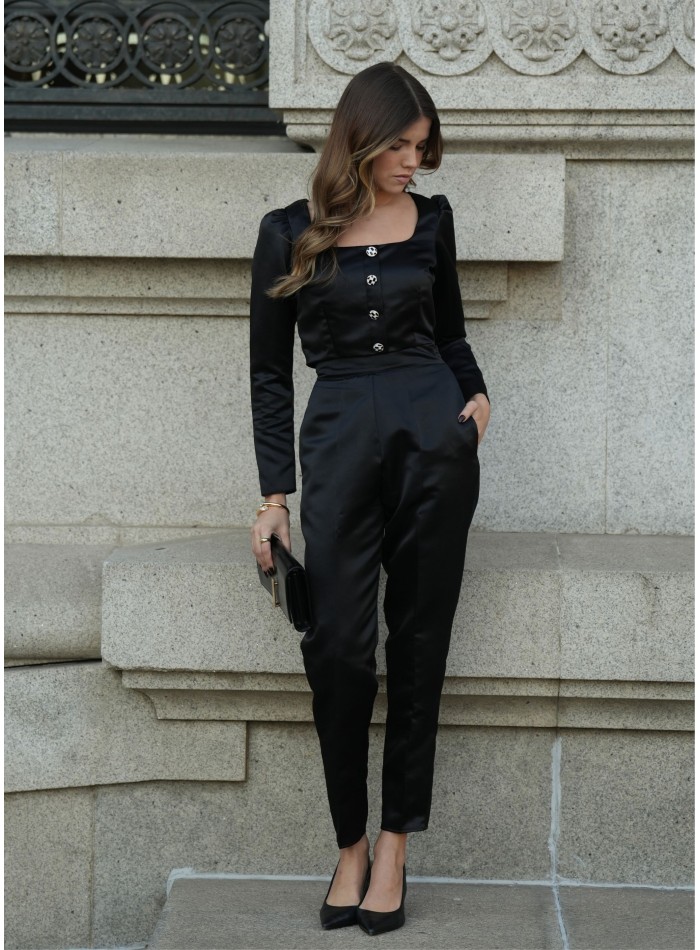 Blouse structurée noire à encolure carrée et...