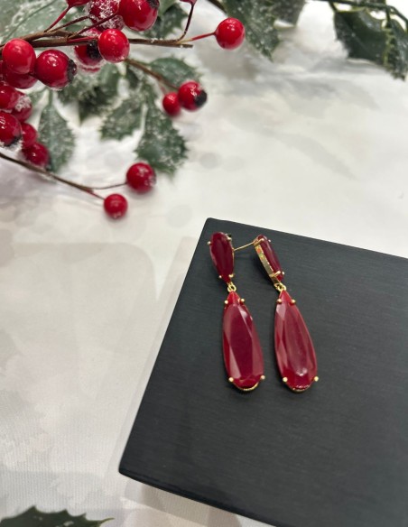 Pendientes con forma de lágrima burdeos para invitada