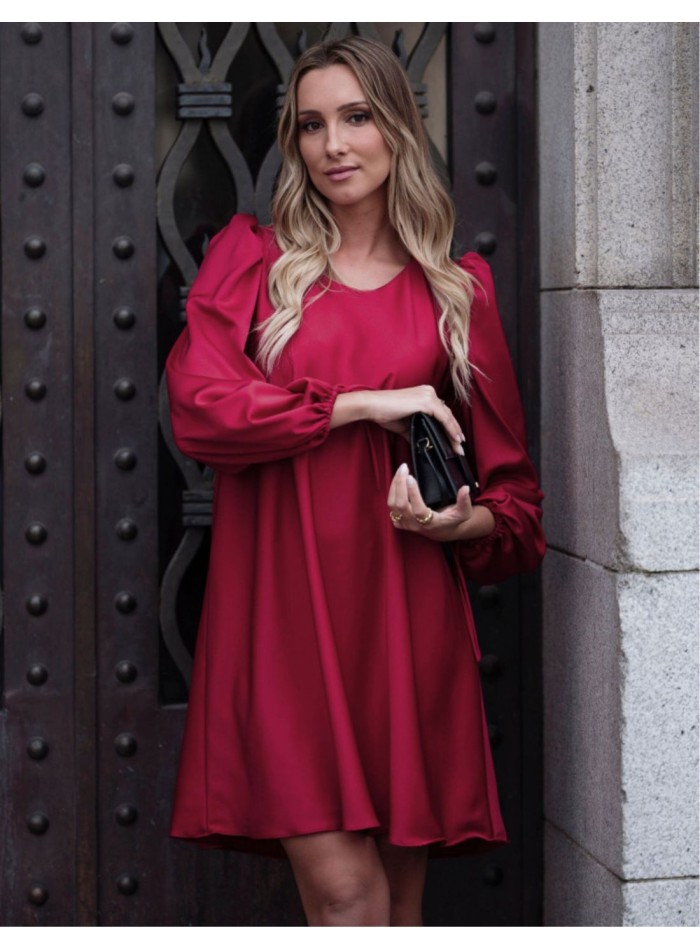 Vestido corto rojo de manga larga