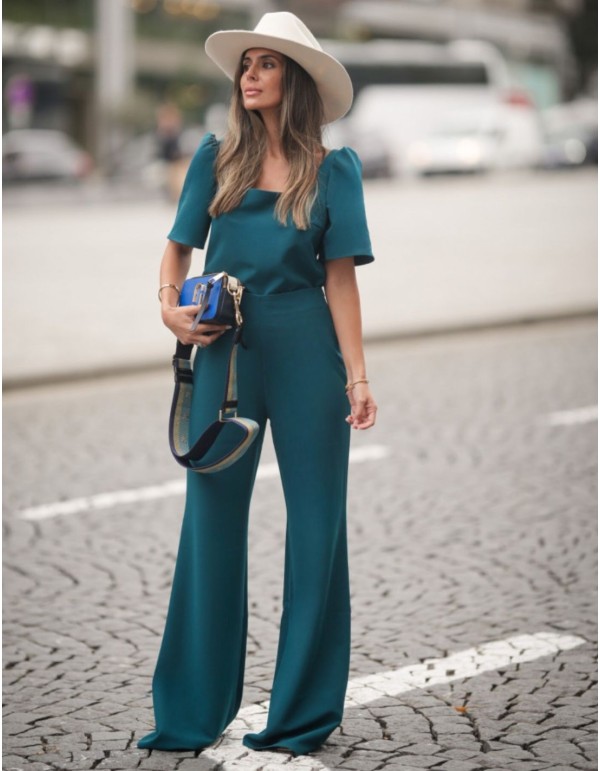 Pantalón verde de cintura alta y pierna ancha para eventos especiales