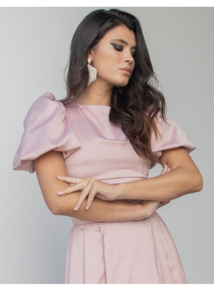 Crop top con escote redondo y cierre invisible