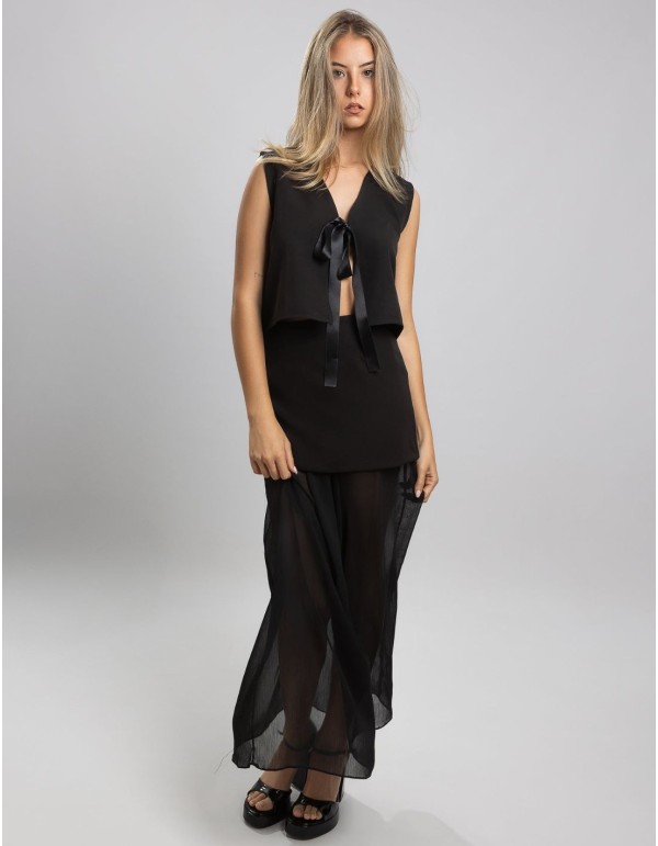 Mini skirt combined with chiffon in black color