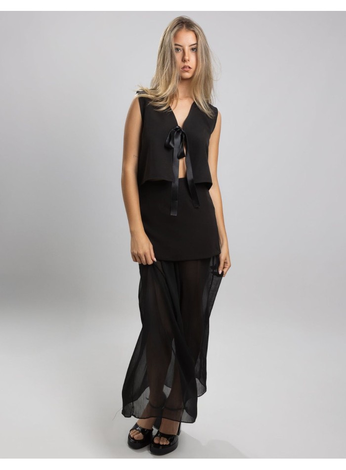 Mini skirt combined with chiffon in black color