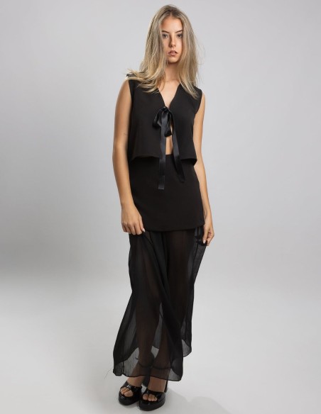 Mini skirt combined with chiffon in black color