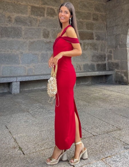 Vestido de invitada largo rojo con fular