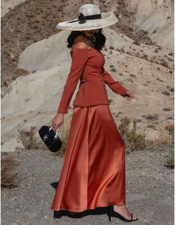 Conjunto de invitada con top escote bardot y falda evasé