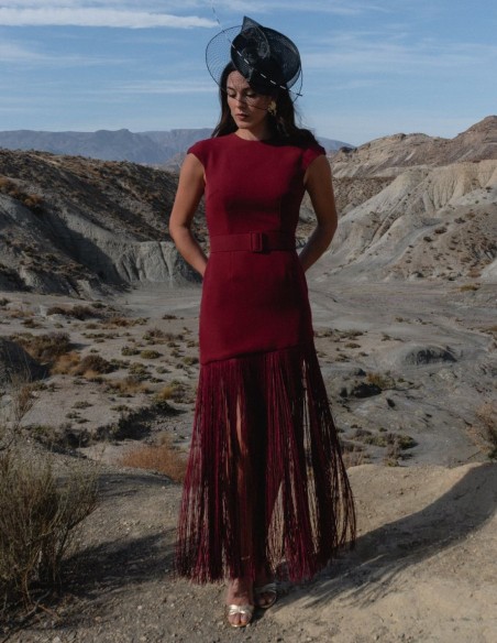 Robe longue en crêpe avec dos ouvert et jupe frangée