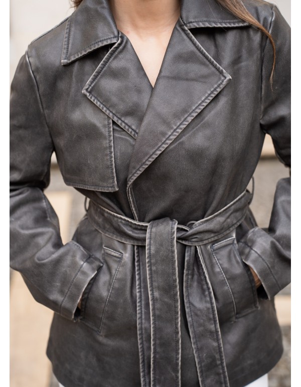 Blazer gris en cuir avec col à revers 2