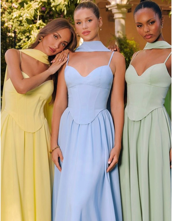 Robe de soirée longue avec corsage et jupe ample