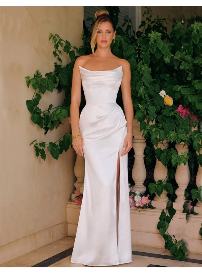 Robe de mariée en satin avec encolure sans...