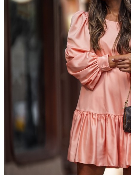 Vestido corto salmón con manga larga