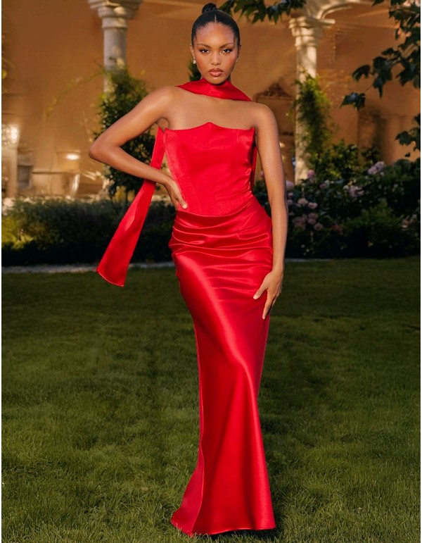 Robe de fête longue avec corsage et jupe en satin