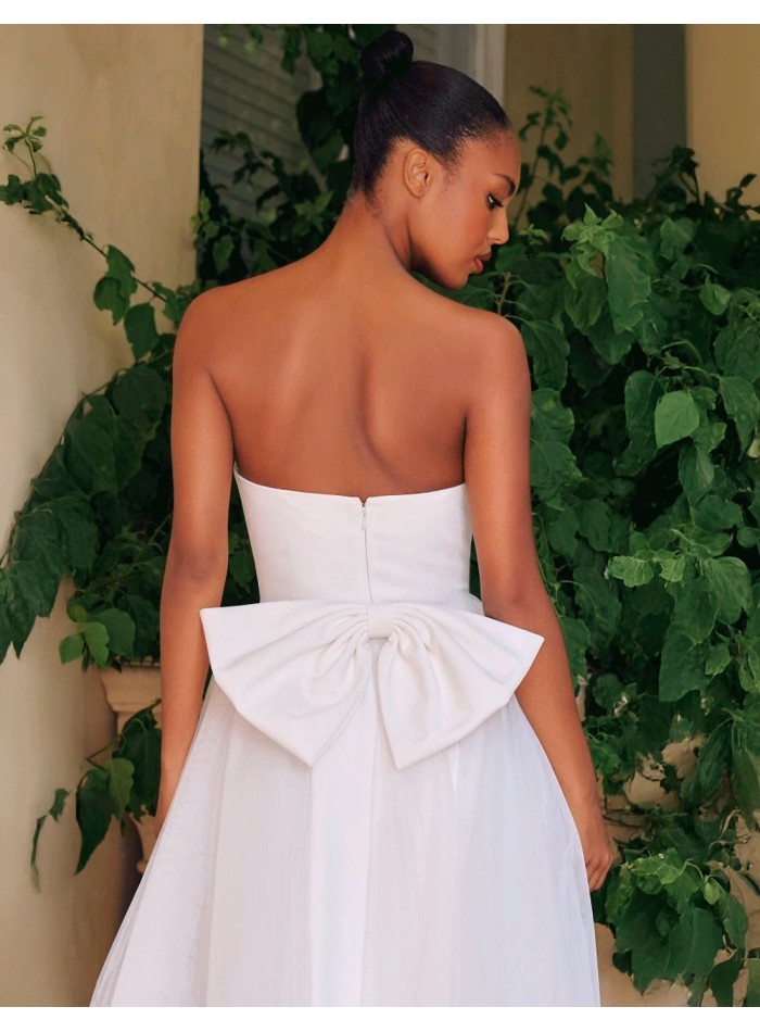 Vestido de novia largo palabra de honor con falda de tul y detalle de lazo