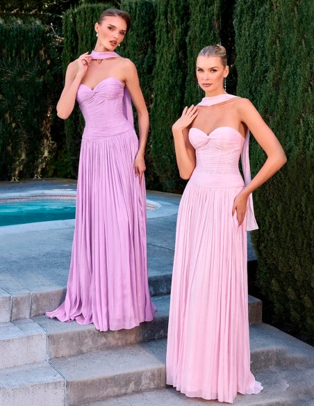 Strapless strapless long dress with sweetheart neckline and flowing skirt
