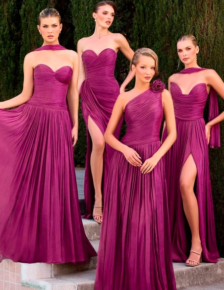 Strapless strapless long dress with sweetheart neckline and flowing skirt