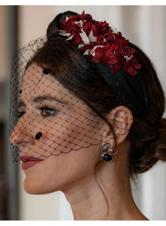 Black knotted headband with preserved flowers