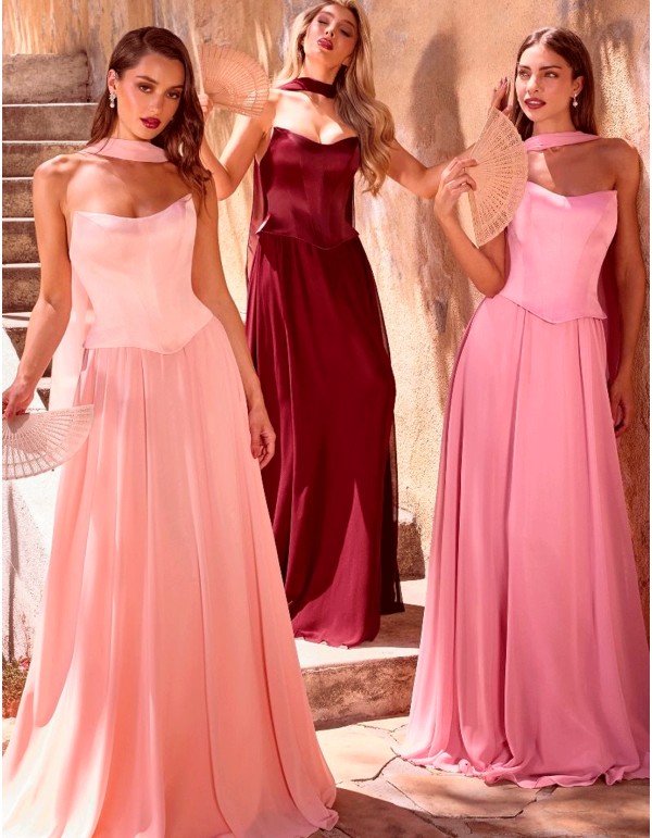 Longue robe d'invité en mousseline de soie avec corsage...