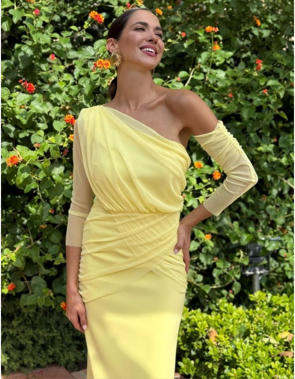 Vestido de invitada midi con escote asimétrico y cuerpo drapeado 2