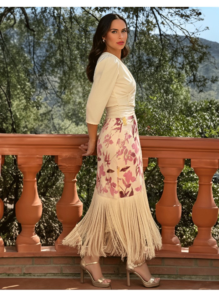 Ensemble blouse et jupe imprimées avec devant...