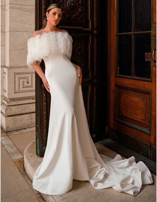 Robe de mariée avec cascade de tulle plissé