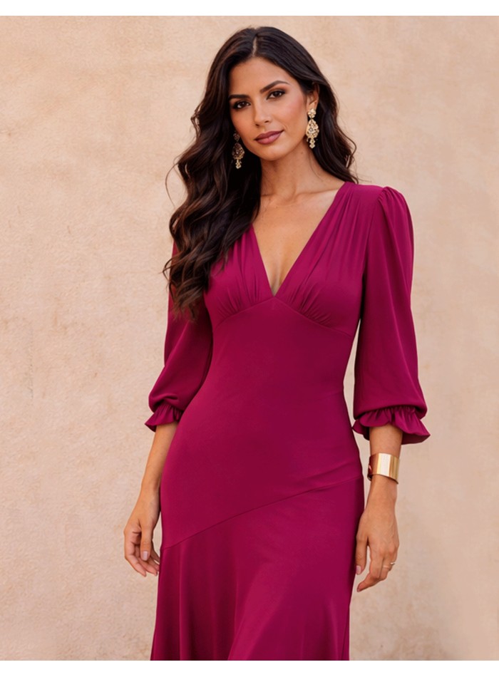 Vestido midi asimétrico con volantes para invitada elegante en color rosa oscuro