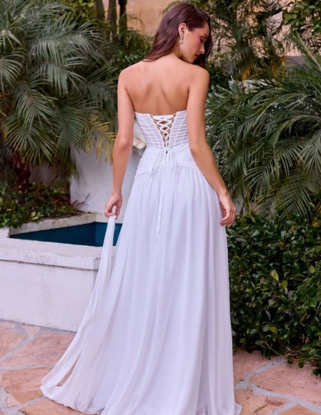 Long wedding dress with sweetheart neckline and ruched bodice
