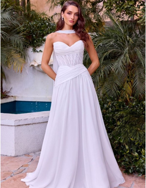 Robe de mariée longue avec décolleté en cœur et corsage...