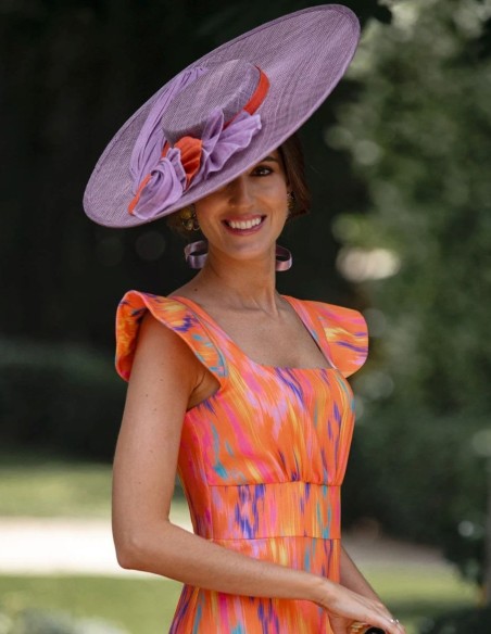 Pamela de sinamay malva con detalles naranja