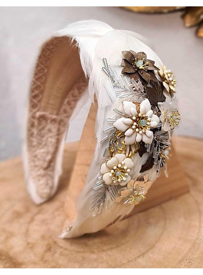 Bandeau de mariée avec plumes et ornementation...