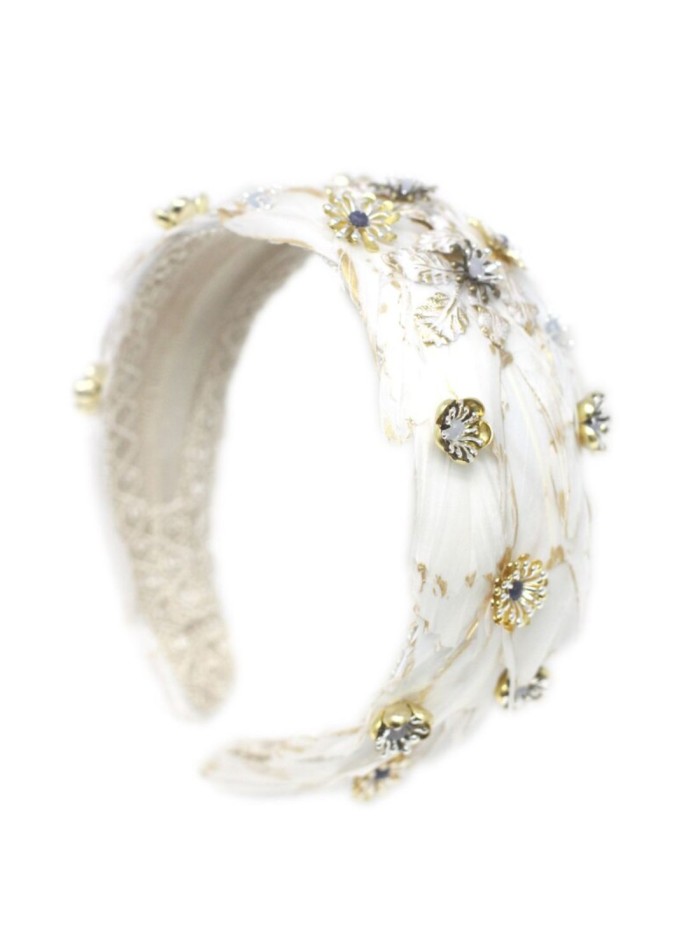 Diadema para invitada de plumas blancas con decorado joya