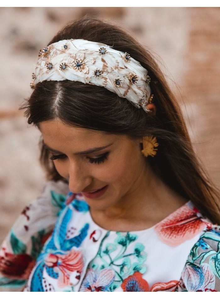 Bandeau d'invité en plumes blanches avec...