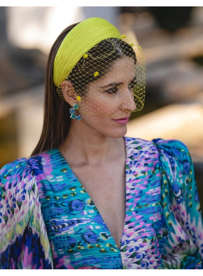 Bandeau d'invité en sinamay de soie jaune