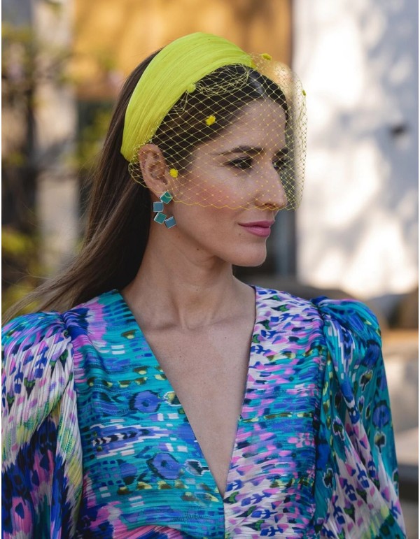 Bandeau d'invité en sinamay de soie jaune 2