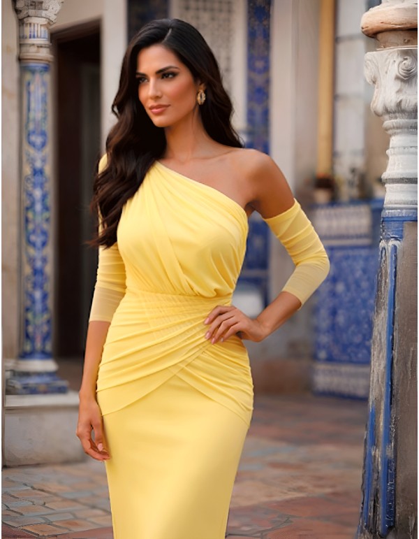 Vestido de invitada midi con escote asimétrico y cuerpo drapeado