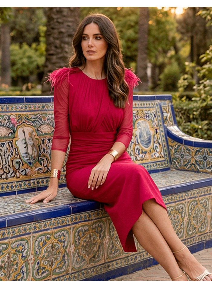 Vestido midi color cereza con drapeado favorecedor y manga francesa para comuniones y bautizos