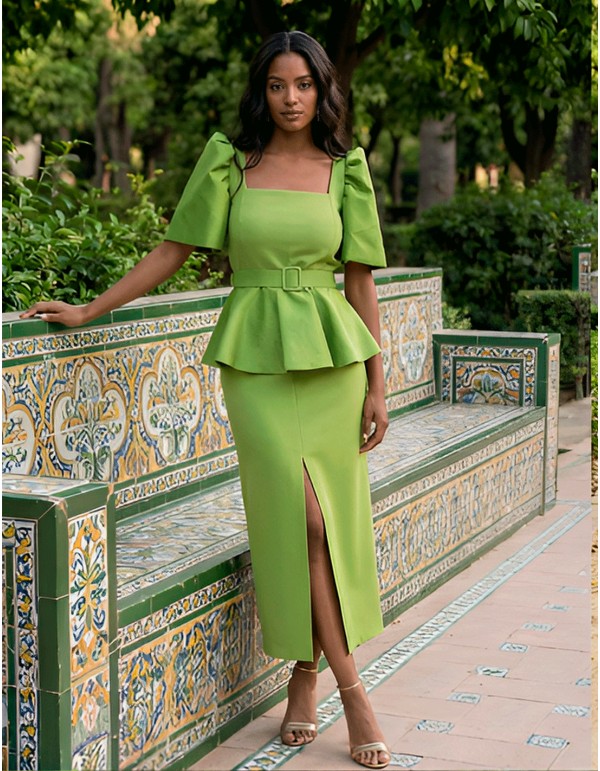 Robe de soirée midi avec manches bouffantes et péplum