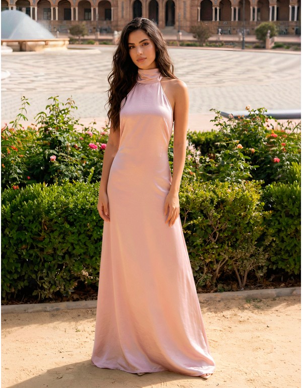 Vestido de graduación de satén con escote halter y espalda descubierta