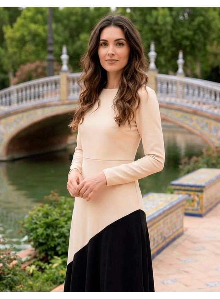 Vestido midi bicolor beige y negro con bajo de volante