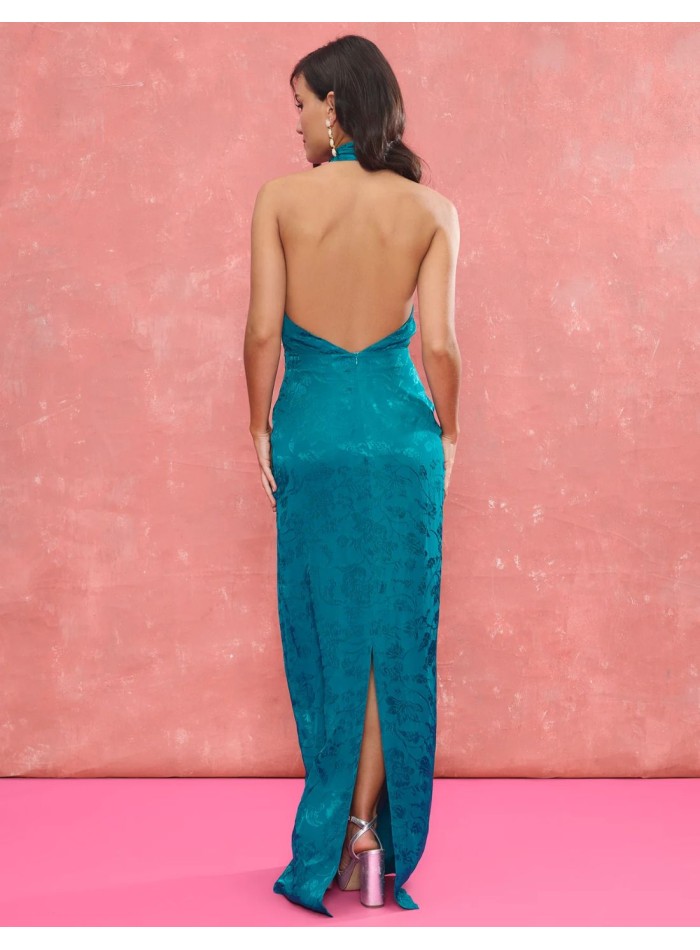 Vestido de invitada largo azul en tejido jacquard con escote halter