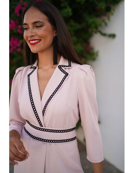 Conjunto de dos piezas con cinturón de lazada y bordados