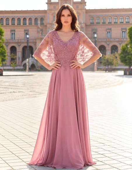 Longue robe de marraine avec corsage en dentelle et jupe en mousseline de soie