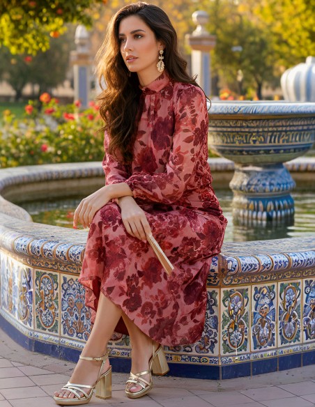 Sandalias doradas de tiras con tacón ancho y plataforma