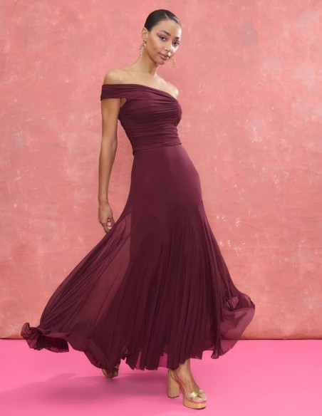 Top asymétrique en tulle drapé de couleur aubergine