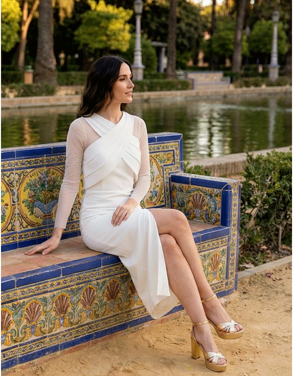 Vestido midi blanco de invitada con escote cruzado y mangas de tul 2