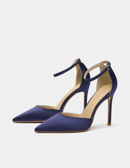 Satin fabric and classic design heeled pumps