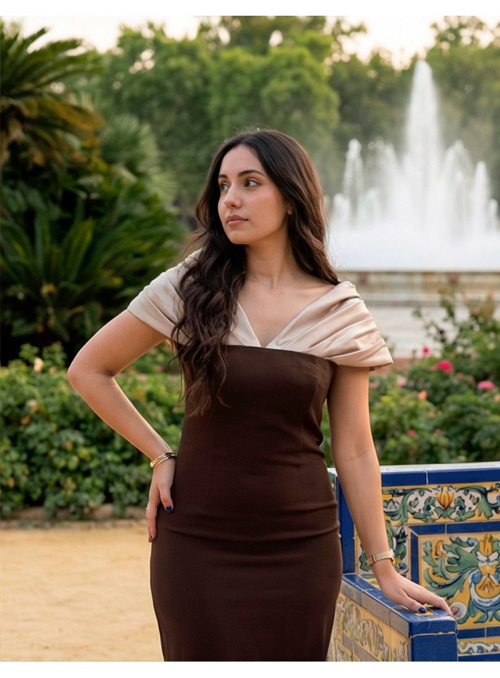 Vestido midi bicolor beige y marrón con escote...