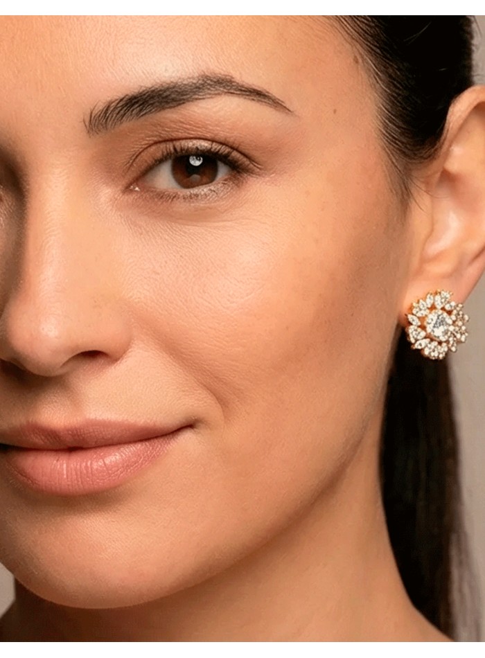 Boucles d'oreilles artisanales en forme de fleur avec plaqué or et cristaux naturels