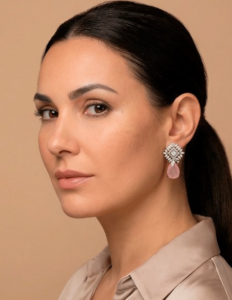 Boucles d'oreilles en pierre naturelle rose avec gouttes de cristal