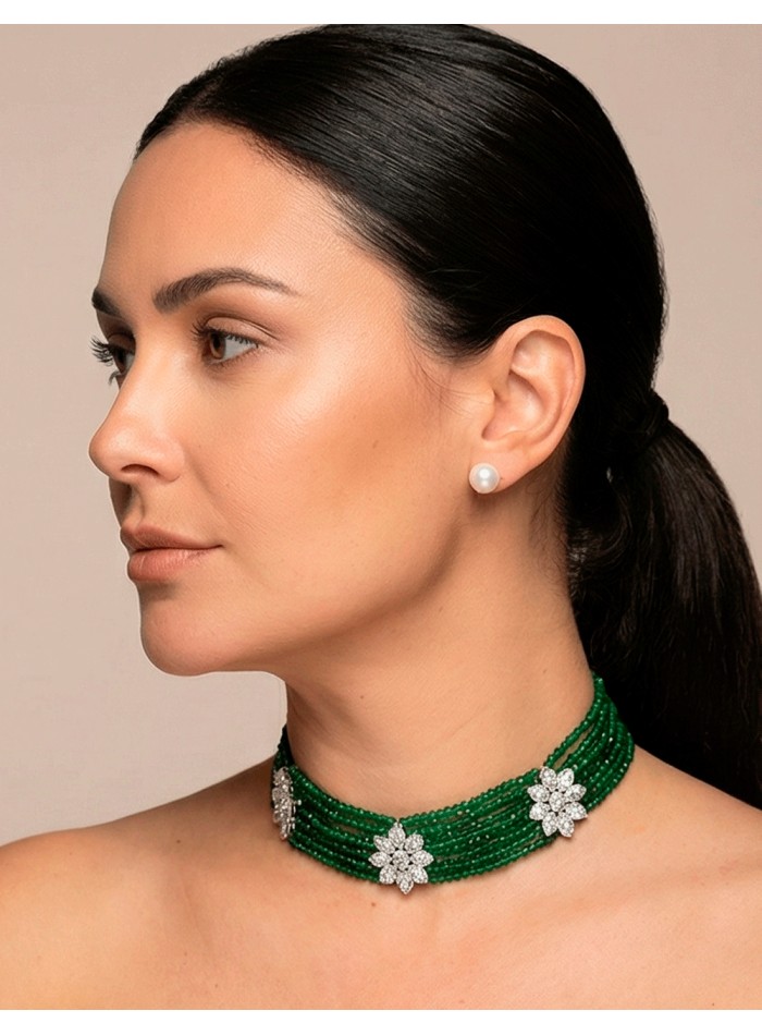 Choker Artesanal de Pedrería Verde con Flores...