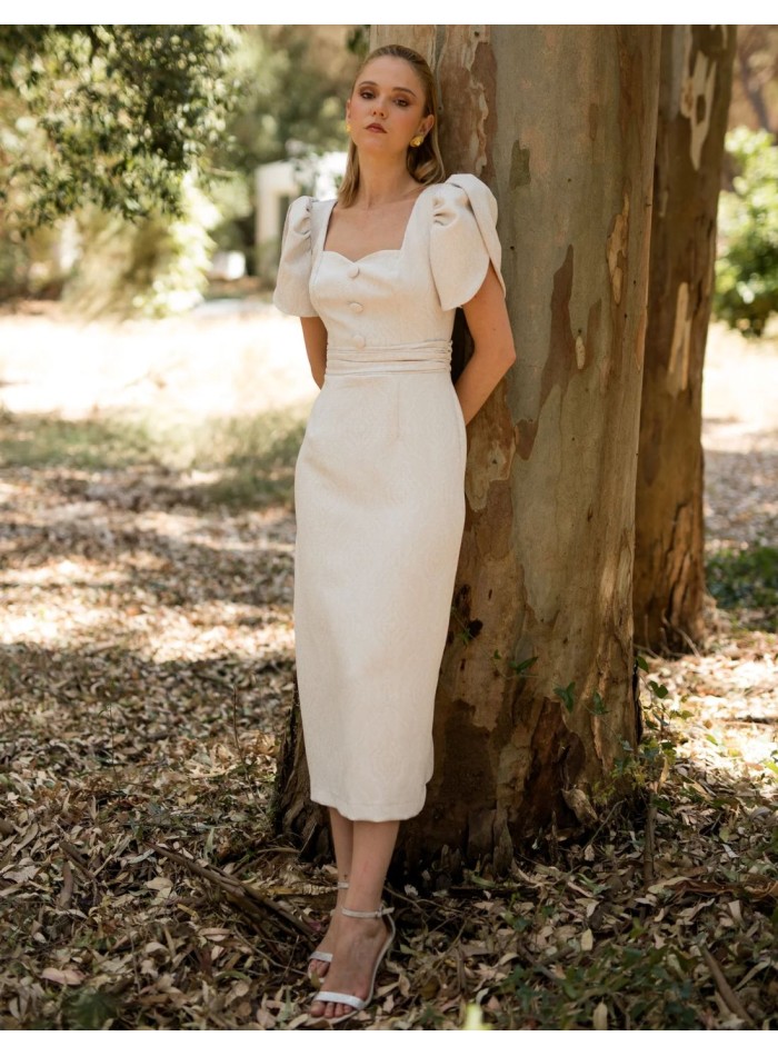 Vestido midi blanco en tejido jacquard lurex de rombos con escote corazón